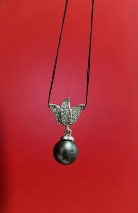 Liontin Kalung Batu Mutiara Laut Hitam