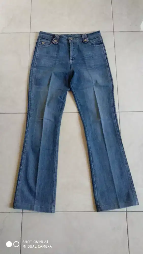 Celana jeans uk 28, lingkar pinggang +/-72cm
