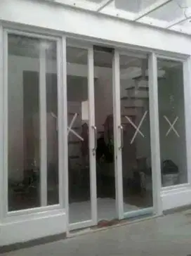Kusen aluminium, terpasang