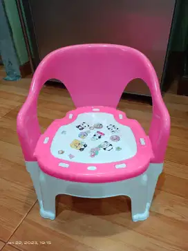 Preloved kursi duduk makan anak balita pink