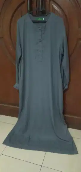 Preloved Gamis Syar'i Jumbo Abu2. Simple elegant.