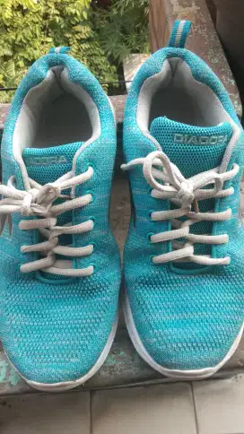 Sepatu running DIODORA size 38 ori