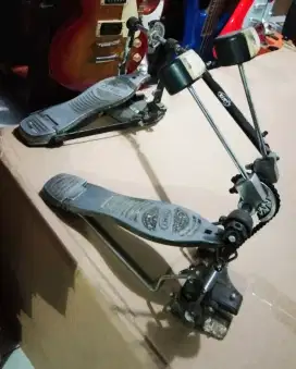 Double pedal drum