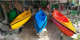 Perahu kano fiberglass