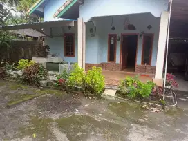 Rumah disewa beserta isi