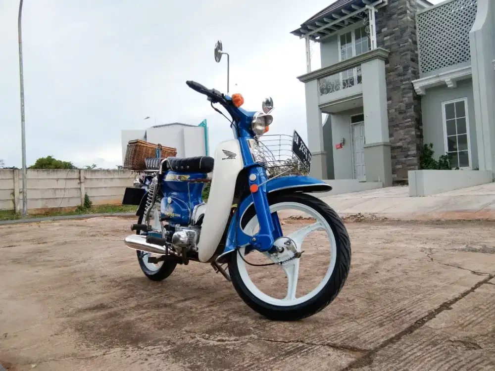 Sepeda Motor Honda C -70