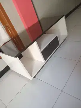 Meja tamu minimalis