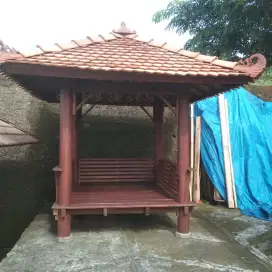 Saung Gazebo Gelugu Kayu Kelapa Ukuran 2x2 M2