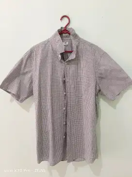 KEMEJA LENGAN PENDEK UNIQLO