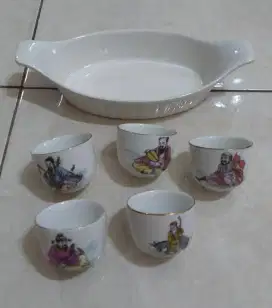 Di jual 5 cangkir antik minum arak + nampan, bahan perselen keramik.