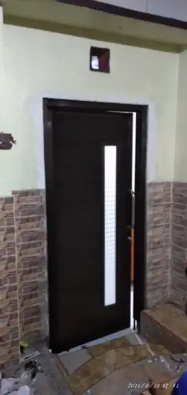 Kusen pintu kaca & almini