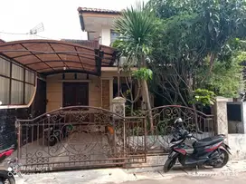 DI JUAL CEPAT RUMAH siap HUNI DLM KOMPLEK ANTAPANI DKT TERMINAL