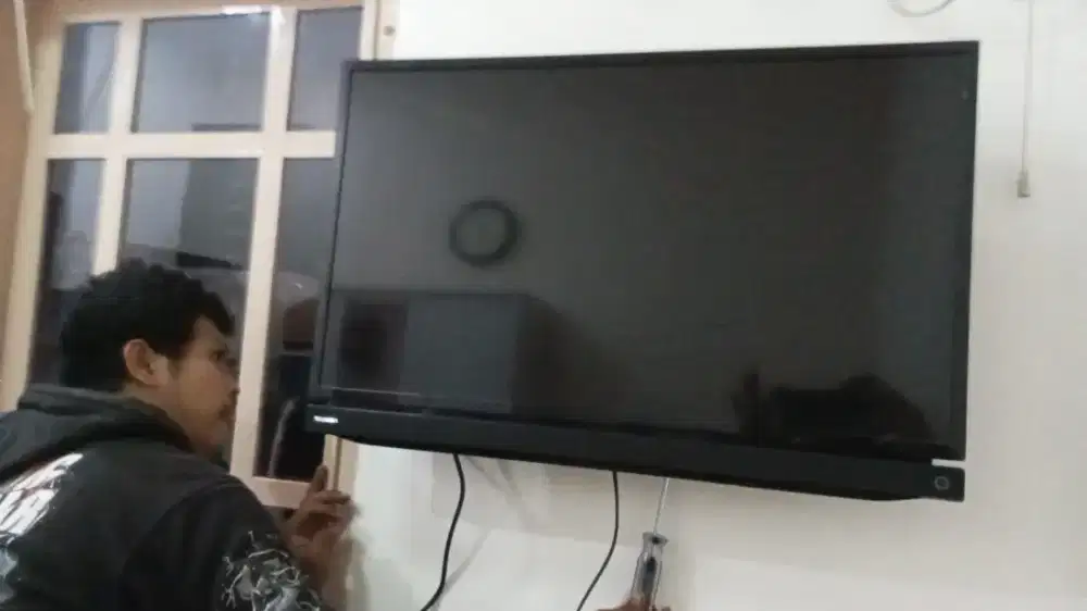 Bracket tv led+ pasang