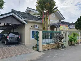 DIJUAL RUMAH TINGGAL CANTIK, LOKASI DI PERUMAHAN (HOOK), NYAMAN & AMAN