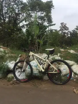 Sepeda KHS  dj2000