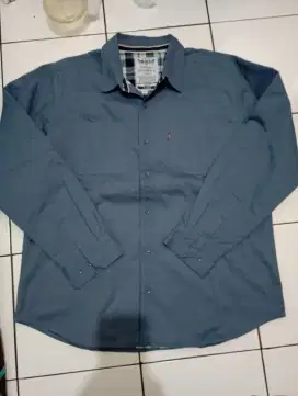 Levis semi  jaket,size xl, LD: 66cm, kondisi baru,jual 350k