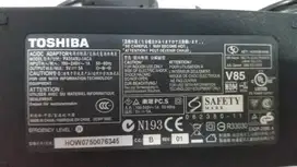 Adaptor Toshiba 5 v, 5 A