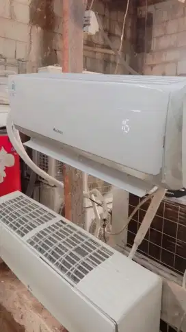 BACK IN STOK AC SEKEN UNIT LIKE NEW GRES ½-2PK BERGARANSI