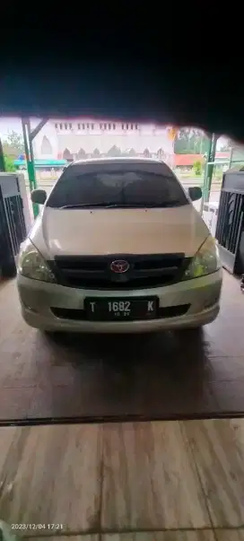 Kijang Innova E MT Bensin 2005