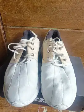 Sepatu ADIDAS kulit