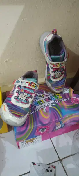 Sepatu skechers