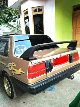 Jual spoiler mobil sedan dan hatchback bahan fiberglass berkualitas
