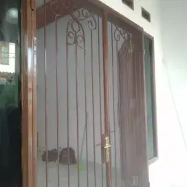 Pengaman pintu Doble
