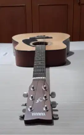 Cocok buat anak belajaran:Akustik gitar (steel) Yamaha FG serie F310P