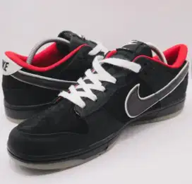 NIKE SB DUNK LOW LEAGUE OF LEGENDS SIZE 40