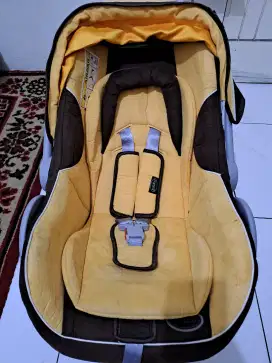 Merk Pliko warna kuning