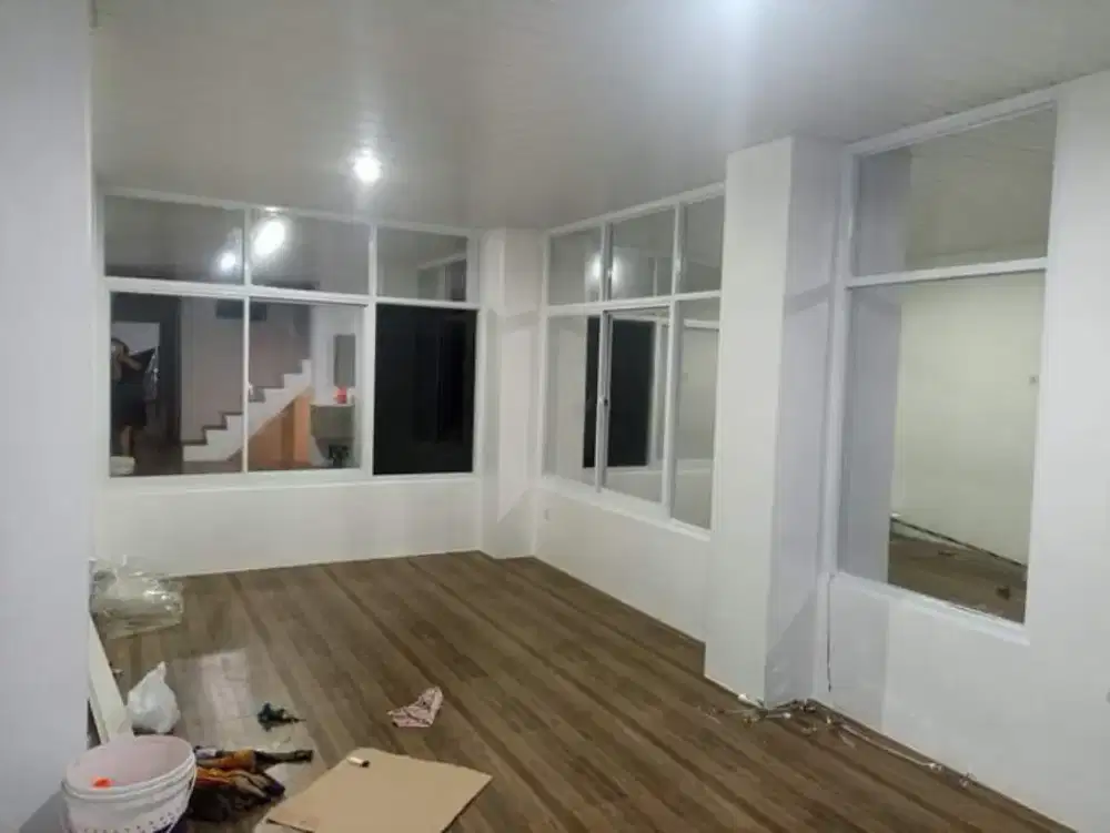 Partisi ruangan aluminium