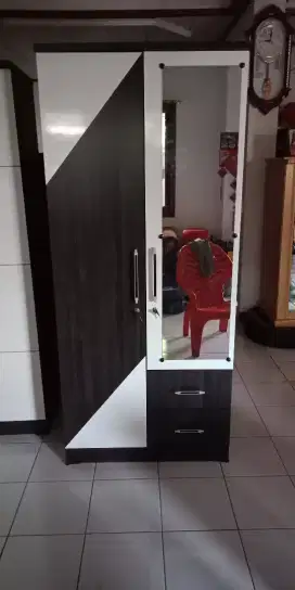 Lemari pakaian 2 pintu minimalis