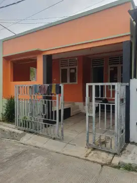 Di Sewakan / Kontrakkan Rumah di Perum BKR