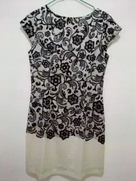 Dress Batik hitam-putih