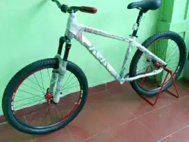 Sepeda MTB Java Black 650B 7005 semi fullbike