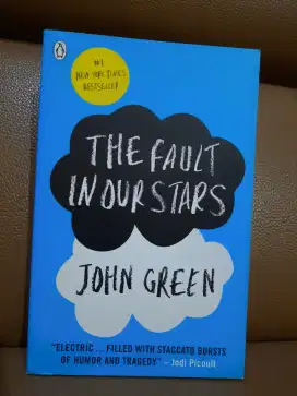 Novel Bacaan Bahasa Inggris Judul The Fault in Our Stars, John Green