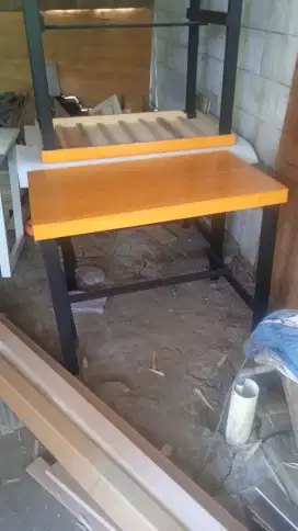 Meja makan Kompor