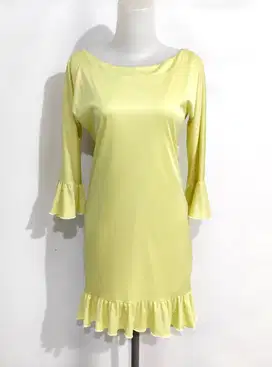 terusan pesta hijau muda asimetris satin stretchy lime green dress