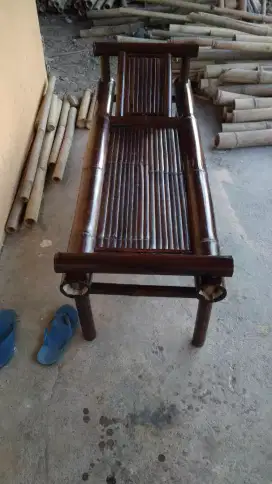 Kursi bambu klasik