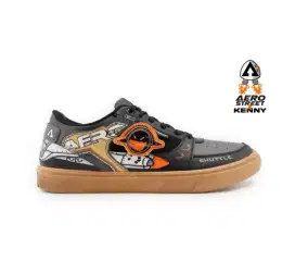 Sepatu AeroStreet x Kenny Hitam Gum