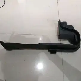 Genuine PORSCHE Macan Right Front Seal For Water Box 95B823732A